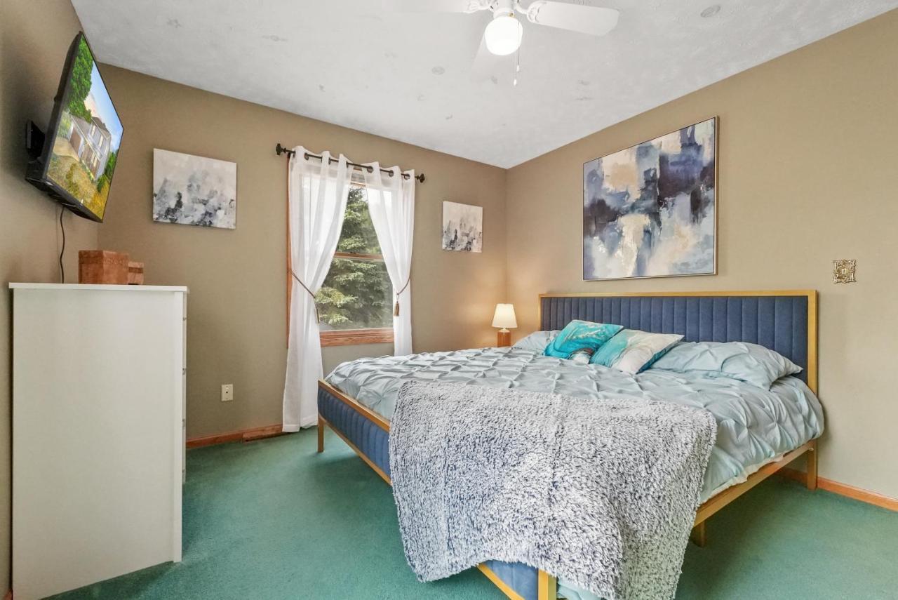 Long Retreat- Hot Tub, Pool Table, Firepit Holiday home *