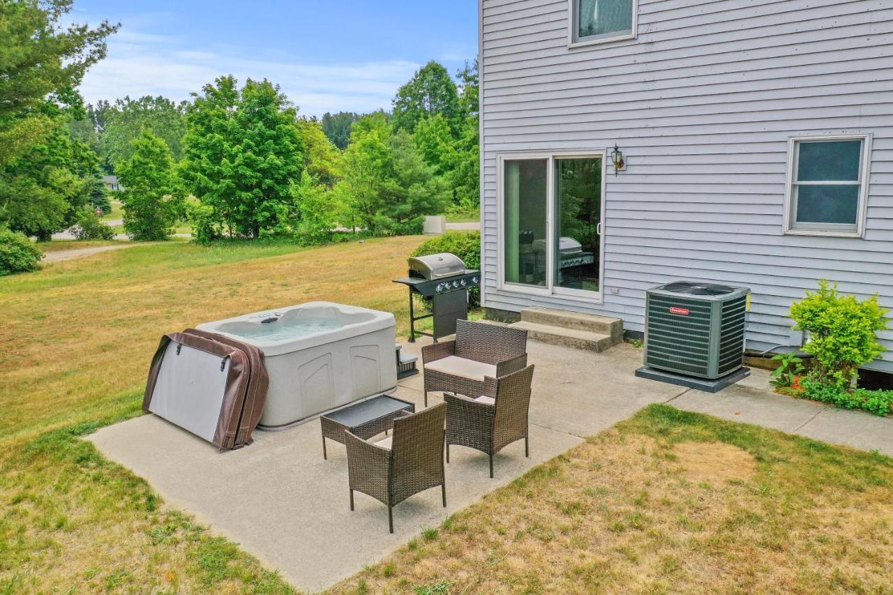 Holiday home Long Retreat- Hot Tub, Pool Table, Firepit