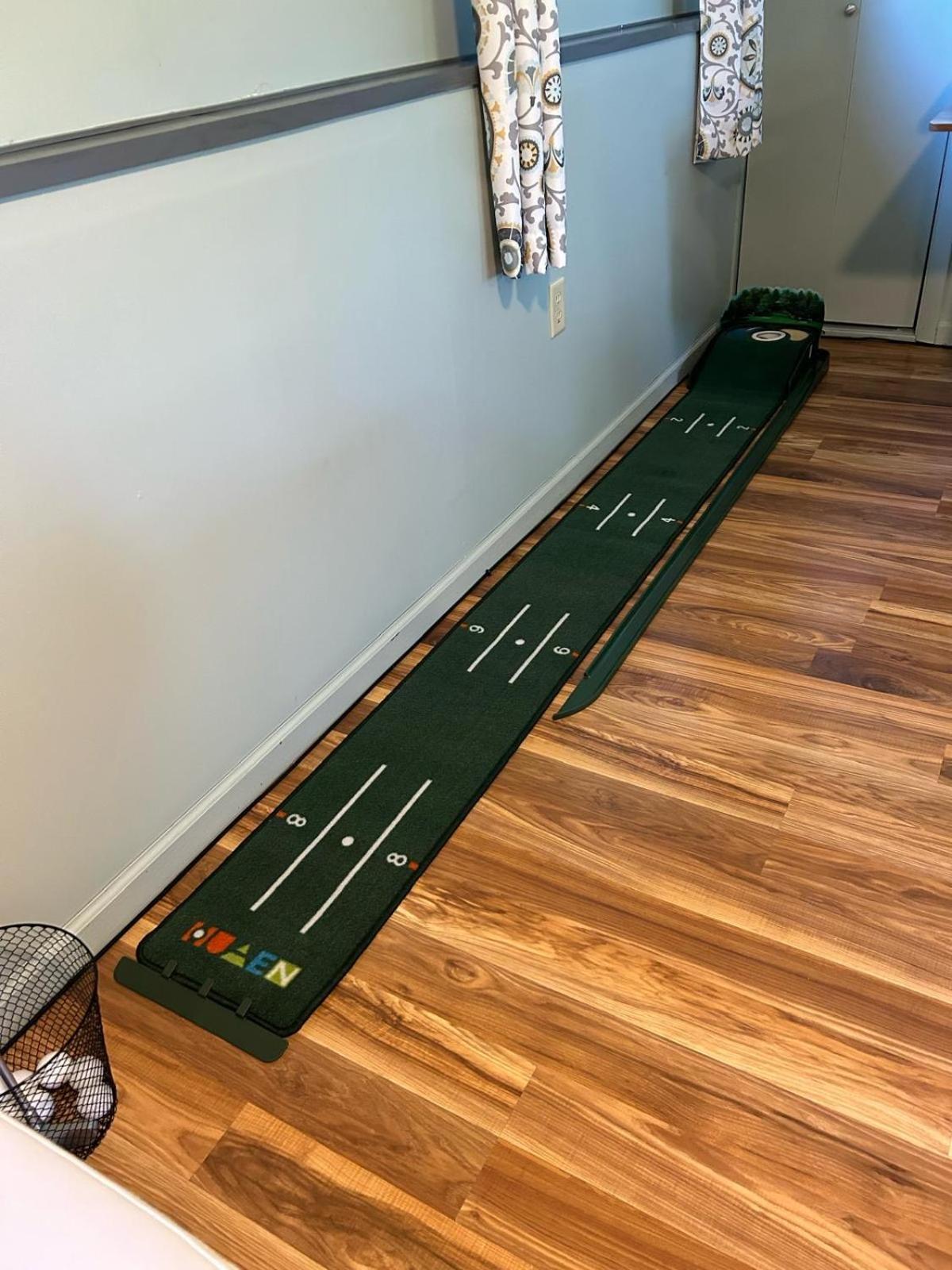 Long Retreat- Hot Tub, Pool Table, Firepit Holiday home *